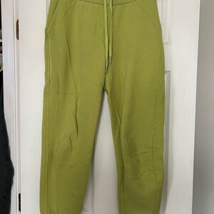 NWOT Lululemon scuba joggers